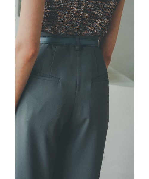 CLANE(クラネ)の「BASIC TUCK PANTS(スラックス・レディース・ブラック/オレンジ/ブルー/アイボリー・1/2/0)」の18枚目の写真