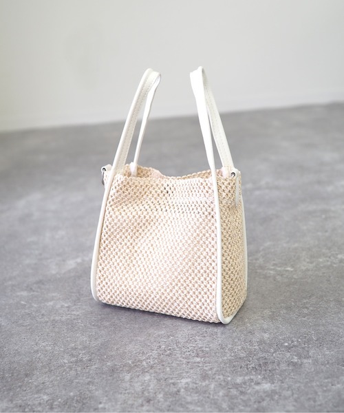 Riberry（リベリー）の「編み上げスクエアバッグ（ハンドバッグ・レディース・ブラック/ホワイト/ブラウン/ベージュ・FREE）」の2枚目の写真