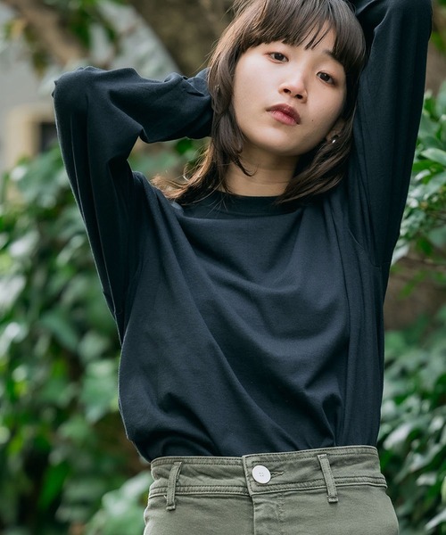 GILDAN(ギルダン)の「【GILDAN】ギルダン ロングスリーブカットソー ビッグシルエット 無地 クルーネック(Tシャツ/カットソー・レディース・ホワイト/ライトブルー/ブラック/ダークブラウン/ネイビー/グレー/チャコール/オリーブ/イエロー/オレンジ/アッシュグレー・S/M/L/2XL/XL/3XL)」の15枚目の写真