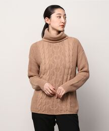 ケーブルニット タートルネック セーター