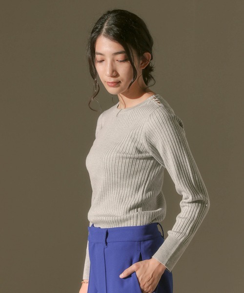 Bou Jeloud（ブージュルード）の「ヒートラウンドネック肩釦リブニット（ニット/セーター・レディース・ブルー/A/アイボリー/ブラック/イエロー/グレー/レッド/ブラウン・FREE）」の13枚目の写真