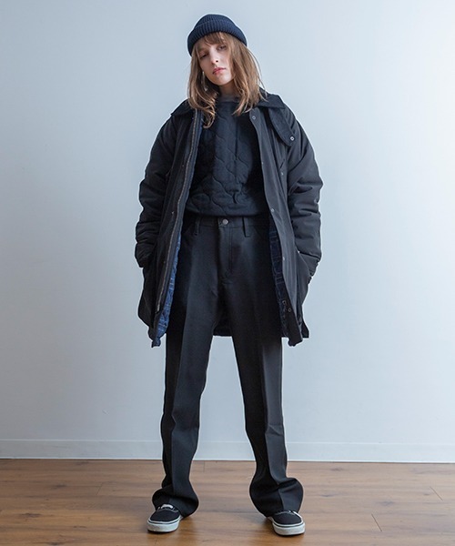Universal Style Wear(ユニバーサルスタイルウェア)の「Universal Style Wear カット キルト クルーネック(スウェット・メンズ・ブラック/カーキ/ホワイト/グレイッシュベージュ・X-LARGE/LARGE/MEDIUM)」の8枚目の写真