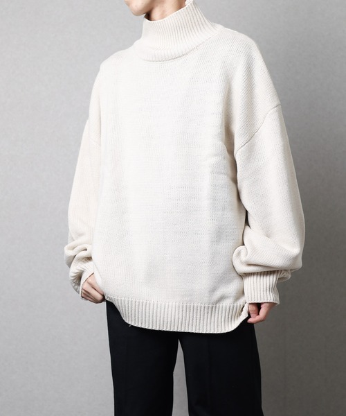 Bling Leads（ブリングリーズ）の「【Bling Leads】5ゲージ　オーバーサイズハイネックニット（ニット/セーター・レディース・ブラック/ベージュ/ブラウン/グリーン/チャコール・LARGE/MEDIUM/X-LARGE/SMALL）」の4枚目の写真