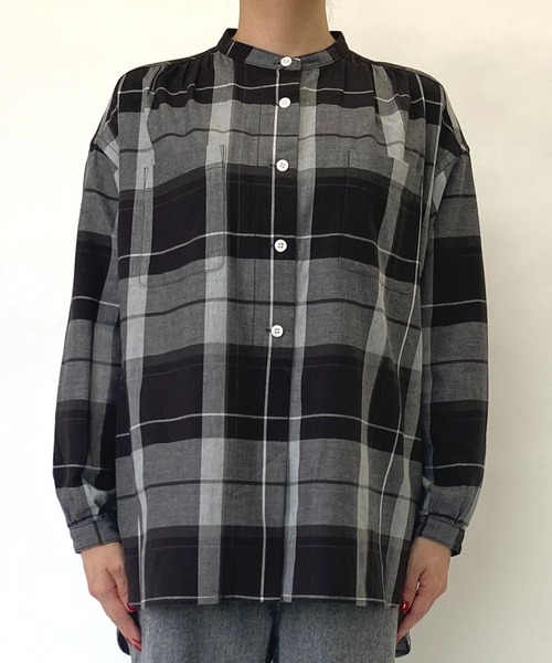 BROOKLYN OVERALL（ブルックリンオーバーオール）の「スタンドカラーギャザーシャツ（シャツ/ブラウス・レディース・チャコールグレー・FREE）」の7枚目の写真