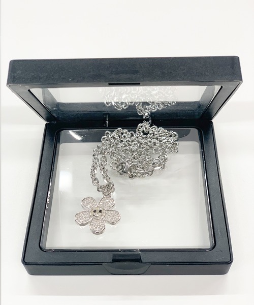 TWENTYONEAUGUST(トゥエンティワンオーガスト)の「A'GEM/9 × .kom『TWENTY ONE AUGUST』DIAMOND SMILEY FACE /ラインストーン スマイルネックレス(ネックレス・メンズ・シルバー・FREE)」の3枚目の写真