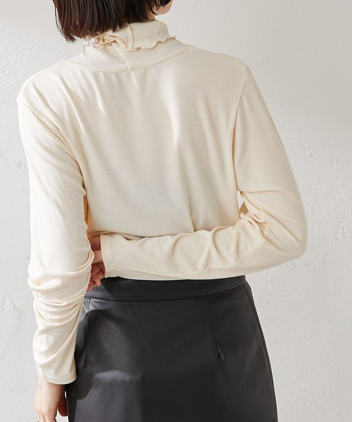 DISCOAT（ディスコート）の「ソフトリブタートルロングスリーブ（Tシャツ/カットソー・レディース・ブラック/モカ/ライム/アイボリー/オフホワイト・FREE）」の17枚目の写真