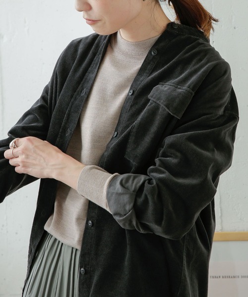 URBAN RESEARCH DOORS（アーバンリサーチドアーズ）の「コーデュロイシャツ（シャツ/ブラウス・レディース・カーキ/ベージュ/チャコールグレー・ONE）」の11枚目の写真