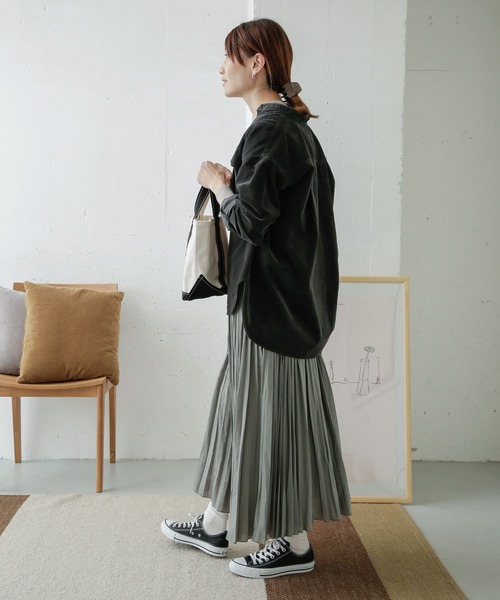 URBAN RESEARCH DOORS（アーバンリサーチドアーズ）の「コーデュロイシャツ（シャツ/ブラウス・レディース・カーキ/ベージュ/チャコールグレー・ONE）」の14枚目の写真