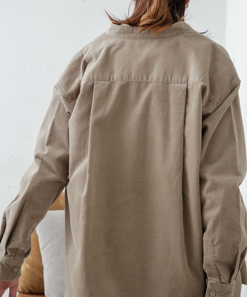 URBAN RESEARCH DOORS（アーバンリサーチドアーズ）の「コーデュロイシャツ（シャツ/ブラウス・レディース・カーキ/ベージュ/チャコールグレー・ONE）」の21枚目の写真
