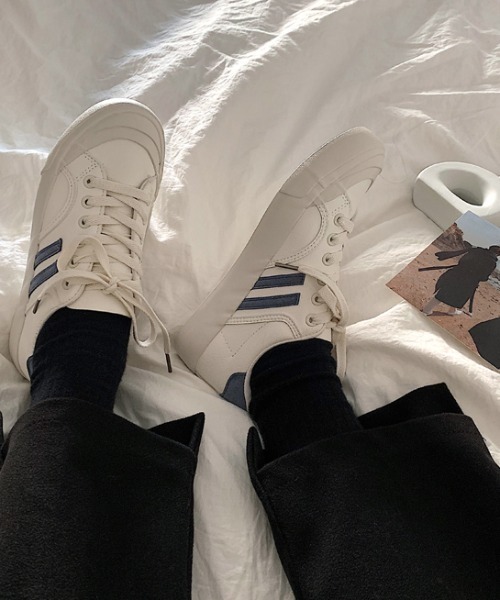 MANGROVE（マングローブ）の「ラインキャンバススニーカー（スニーカー・レディース・ネイビー/グレー・SMALL/MEDIUM/LARGE）」の5枚目の写真