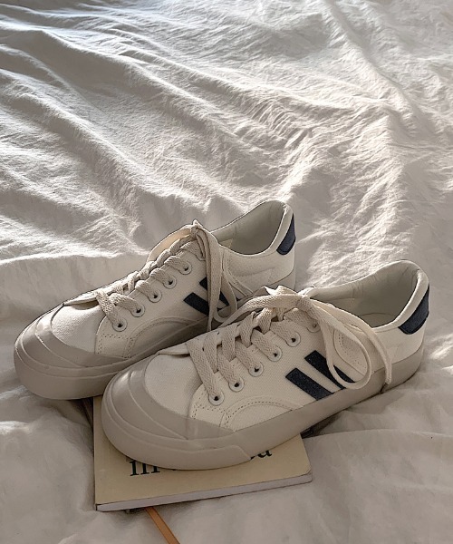 MANGROVE（マングローブ）の「ラインキャンバススニーカー（スニーカー・レディース・ネイビー/グレー・SMALL/MEDIUM/LARGE）」の3枚目の写真