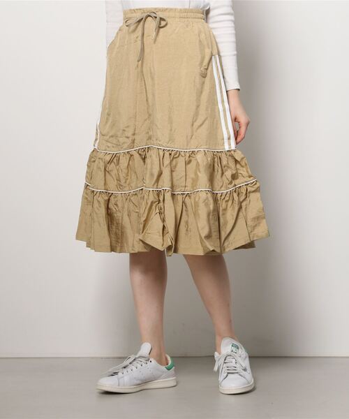 adidas（アディダス）の「ユーティリティスカート / アディダスオリジナルス（スカート・レディース・ベージュ/ブラック・SMALL/MEDIUM/LARGE/X-LARGE/XX-LARGE/X-SMALL）」の5枚目の写真