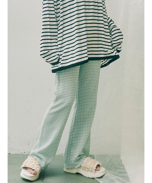 merry jenny（メリージェニー）の「ギャザーギンガムフレアパンツ（その他パンツ・レディース・ブラック/ベージュ/グリーン・FREE）」の3枚目の写真