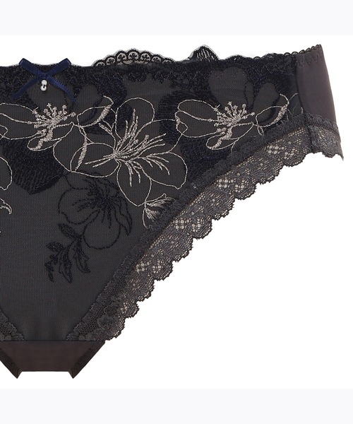 Triumph(トリンプ)の「天使のブラ 魔法のハリ感546 レギュラーショーツ TR546 Hikini(ショーツ・レディース・グレー/イエロー/パープル/ダークグレー・L/M)」の6枚目の写真