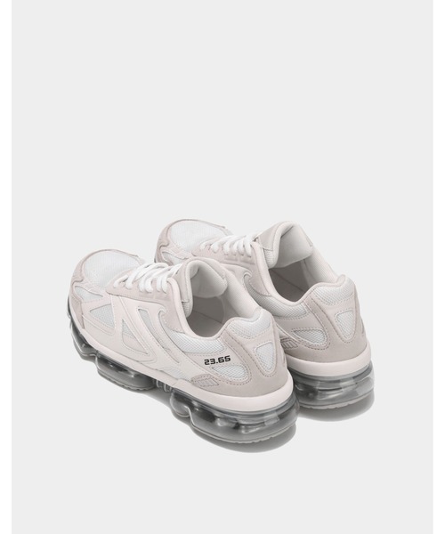 23.65(イーシプサムチョンユクオ)の「【23.65/イーシプサムチョンユクオ】HIKA AIR SNEAKER/エアークッションスニーカー(スニーカー・レディース・ブラック/ホワイト・26.0cm/24.0cm/23.0cm/27.0cm/25.0cm)」の15枚目の写真