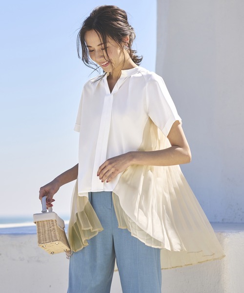RUIRUE BOUTIQUE(ルイルエブティック)の「シアーバックプリーツキーネックシャツ | 半袖 Vネック ラグランスリーブ トップス 体型カバー タックススリーブ プリーツ シアー オフィスカジュアル 通勤服 華やか シャツ(シャツ/ブラウス・レディース・ブラック/オフホワイト/ピンク・LL/S/M/L)」の20枚目の写真