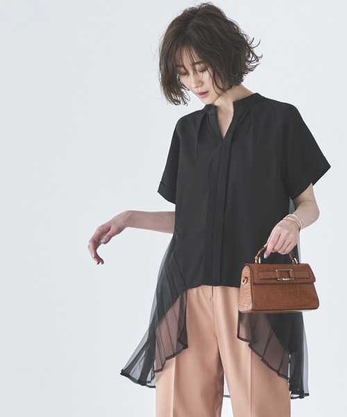 RUIRUE BOUTIQUE(ルイルエブティック)の「シアーバックプリーツキーネックシャツ | 半袖 Vネック ラグランスリーブ トップス 体型カバー タックススリーブ プリーツ シアー オフィスカジュアル 通勤服 華やか シャツ(シャツ/ブラウス・レディース・ブラック/オフホワイト/ピンク・LL/S/M/L)」の15枚目の写真