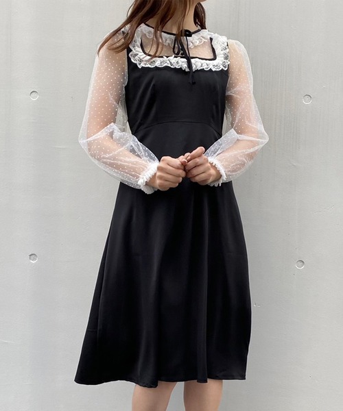 Crea titty&Co. PETIT(クレアティティーアンドコープチ)の「【Crea titty&Co.PETIT】デコルテフリルシアードットワンピース(ワンピース・レディース・ブラック・SMALL/MEDIUM)」の5枚目の写真