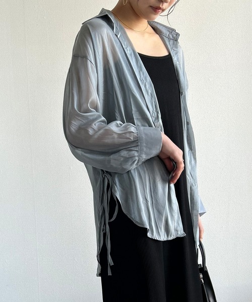 Kotoe(コトエ)の「ビッグシルエット レディース シースルーシャツ スリットリボン(シャツ/ブラウス・レディース・グレー/グリーン/ホワイト/オフホワイト・FREE)」の4枚目の写真