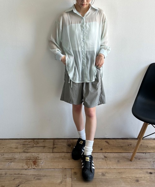 Kotoe(コトエ)の「ビッグシルエット レディース シースルーシャツ スリットリボン(シャツ/ブラウス・レディース・グレー/グリーン/ホワイト/オフホワイト・FREE)」の13枚目の写真