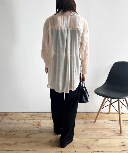 Kotoe(コトエ)の「ビッグシルエット レディース シースルーシャツ スリットリボン(シャツ/ブラウス・レディース・グレー/グリーン/ホワイト/オフホワイト・FREE)」の8枚目の写真
