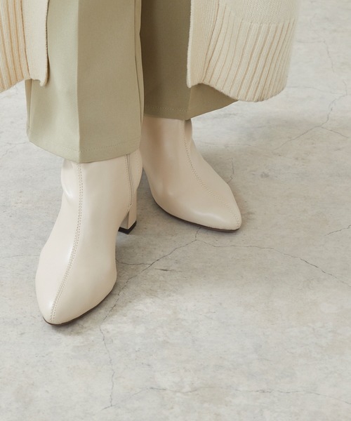 menue（メヌエ）の「アーモンドトゥ ショートブーツ（ブーツ・レディース・ブラック/ダークブラウン/アイボリー/ベージュ系その他・LL/3L/S/M/L/XS）」の18枚目の写真