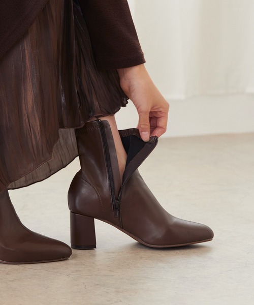 menue（メヌエ）の「アーモンドトゥ ショートブーツ（ブーツ・レディース・ブラック/ダークブラウン/アイボリー/ベージュ系その他・LL/3L/S/M/L/XS）」の21枚目の写真