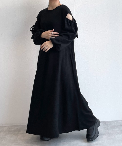 w closet(ダブルクローゼット)の「ショルダースリットリブワンピース(ワンピース・レディース・ライム/ライトベージュ/ブラック/ブルー・FREE)」の2枚目の写真