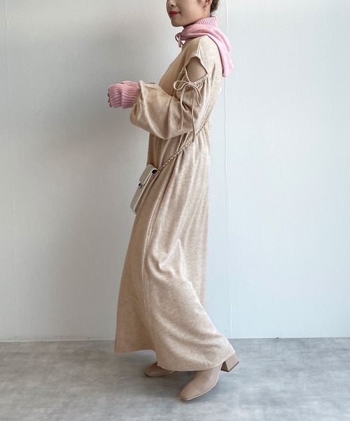 w closet(ダブルクローゼット)の「ショルダースリットリブワンピース(ワンピース・レディース・ライム/ライトベージュ/ブラック/ブルー・FREE)」の5枚目の写真