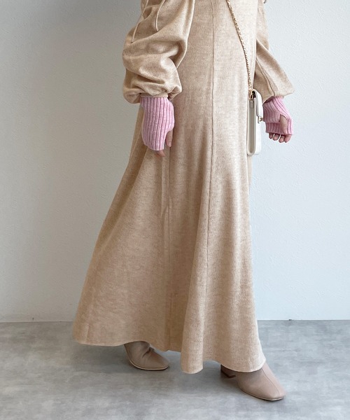w closet(ダブルクローゼット)の「ショルダースリットリブワンピース(ワンピース・レディース・ライム/ライトベージュ/ブラック/ブルー・FREE)」の7枚目の写真