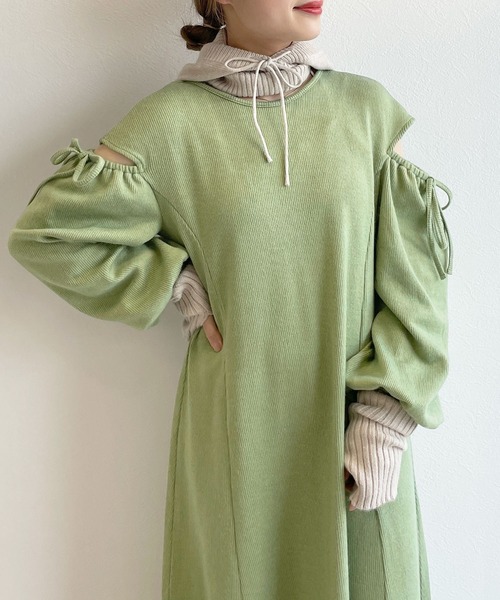 w closet(ダブルクローゼット)の「ショルダースリットリブワンピース(ワンピース・レディース・ライム/ライトベージュ/ブラック/ブルー・FREE)」の9枚目の写真