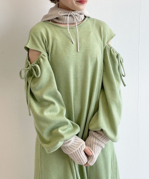w closet(ダブルクローゼット)の「ショルダースリットリブワンピース(ワンピース・レディース・ライム/ライトベージュ/ブラック/ブルー・FREE)」の13枚目の写真