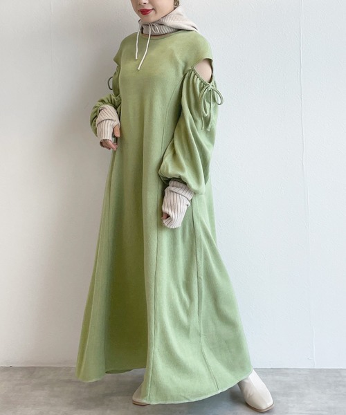 w closet(ダブルクローゼット)の「ショルダースリットリブワンピース(ワンピース・レディース・ライム/ライトベージュ/ブラック/ブルー・FREE)」の15枚目の写真
