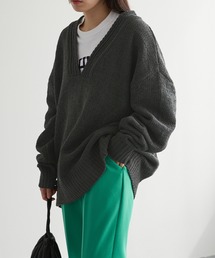 コードモール深Vネックプルオーバーニット