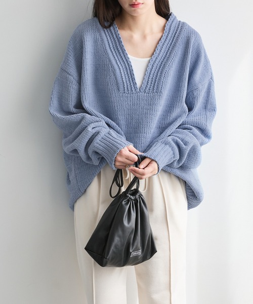 Chaco closet(チャコ クローゼット)の「コードモール深Vネックプルオーバーニット(ニット/セーター・レディース・アイボリー/ライトブルー/チャコール/グリーン/レッド・FREE)」の4枚目の写真