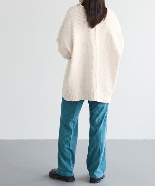 Chaco closet(チャコ クローゼット)の「コードモール深Vネックプルオーバーニット(ニット/セーター・レディース・アイボリー/ライトブルー/チャコール/グリーン/レッド・FREE)」の7枚目の写真