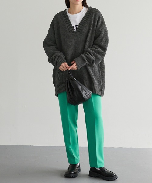 Chaco closet(チャコ クローゼット)の「コードモール深Vネックプルオーバーニット(ニット/セーター・レディース・アイボリー/ライトブルー/チャコール/グリーン/レッド・FREE)」の18枚目の写真