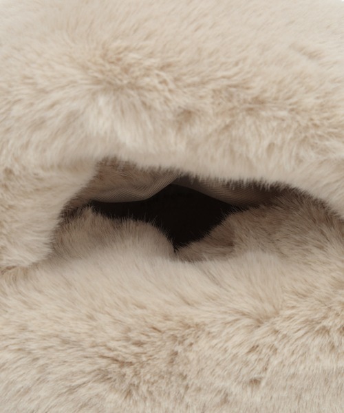 リサイクルフェイクファーフラッフィーショルダーバッグ