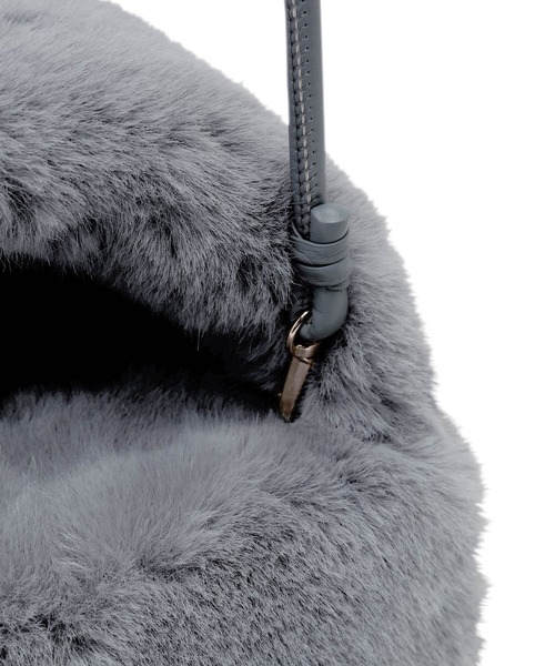 リサイクルフェイクファーフラッフィーショルダーバッグ