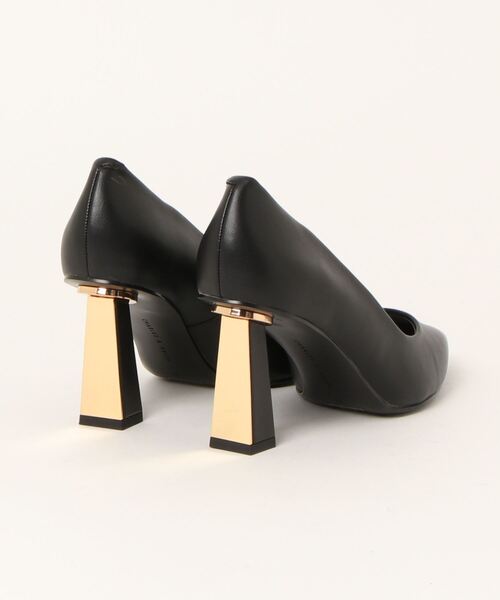 CHARLES & KEITH（チャールズ & キース）の「トラペーズヒール パンプス（パンプス・レディース・セージグリーン/ブラック/ベージュ/オフホワイト・22.5cm/23cm/23.5cm/24.5cm/25cm/25.5cm）」の5枚目の写真