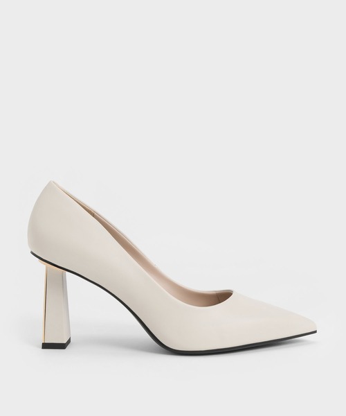 CHARLES & KEITH（チャールズ & キース）の「トラペーズヒール パンプス（パンプス・レディース・セージグリーン/ブラック/ベージュ/オフホワイト・22.5cm/23cm/23.5cm/24.5cm/25cm/25.5cm）」の2枚目の写真