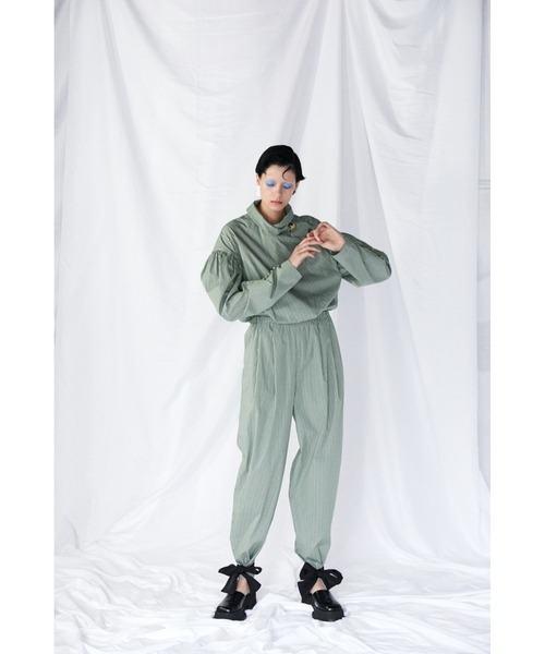 ENFOLD（エンフォルド）の「SOMELOSロンスト VICTORIAN ALLINONE（つなぎ/オールインワン・レディース・ライトカーキ・38）」の6枚目の写真