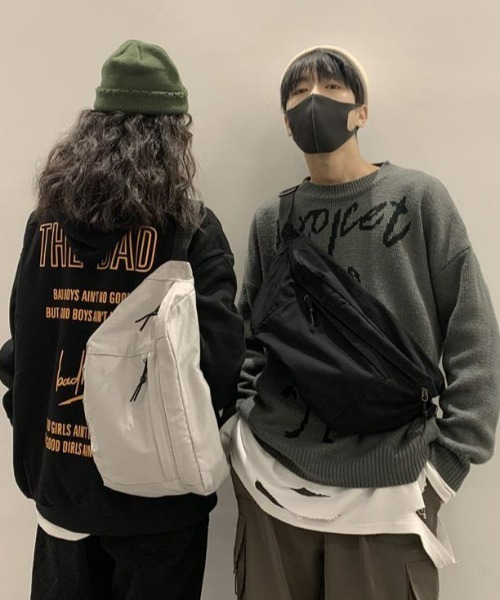 B.R.U(ブル)の「【男女兼用】大容量&軽量クロスボディバッグ(ボディバッグ/ウエストポーチ・メンズ・ブラック/ライトグレー・FREE)」の5枚目の写真
