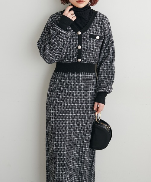 natural couture(ナチュラルクチュール)の「madoka金釦ツイードニットワンピース(ワンピース・レディース・キャメル/ブラック/グレー・FREE)」の8枚目の写真