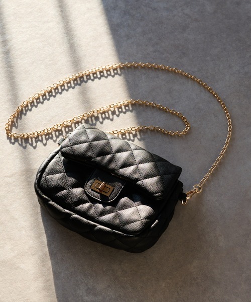 un dix cors(アンディコール)の「NEWチェーンキルティングバッグ(ショルダーバッグ・レディース・ブラック/ベージュ/アイボリー/サックスブルー・FREE)」の3枚目の写真