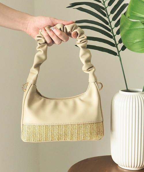 Riberry（リベリー）の「ギャザーハンドル異素材切替バッグ（ハンドバッグ・レディース・ブラック/ブルー/ホワイト/グリーン/ベージュ・FREE）」の4枚目の写真