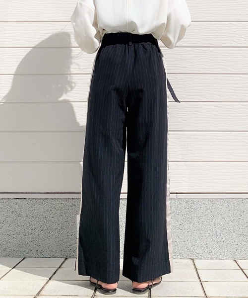 Q(キュー)の「ピンストライプサイドラインワイドパンツ(その他パンツ・レディース・ホワイト系/ブルー系・MEDIUM)」の9枚目の写真