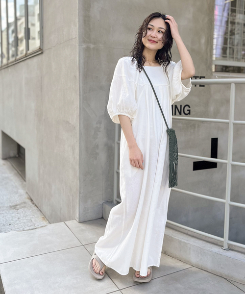 JOINT WORKS(ジョイントワークス)の「Cアムンゼンボリュームスリーブワンピース(ワンピース・レディース・ブルー/ホワイト/ブラック・SMALL/MEDIUM)」の6枚目の写真