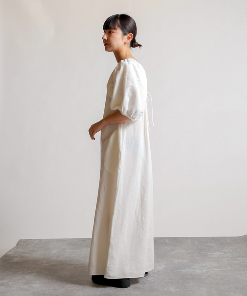 JOINT WORKS(ジョイントワークス)の「Cアムンゼンボリュームスリーブワンピース(ワンピース・レディース・ブルー/ホワイト/ブラック・SMALL/MEDIUM)」の10枚目の写真