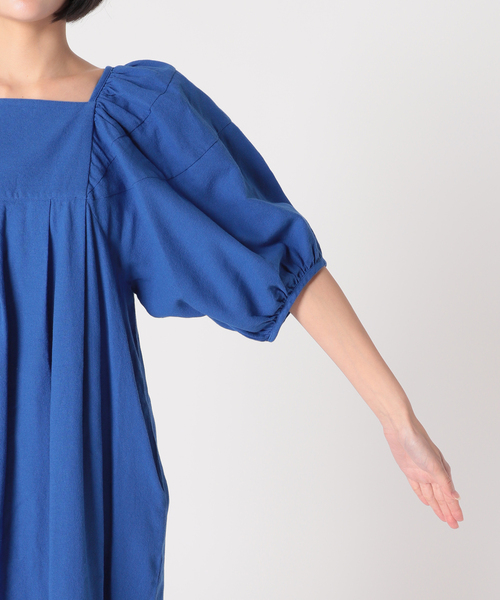 JOINT WORKS(ジョイントワークス)の「Cアムンゼンボリュームスリーブワンピース(ワンピース・レディース・ブルー/ホワイト/ブラック・SMALL/MEDIUM)」の22枚目の写真